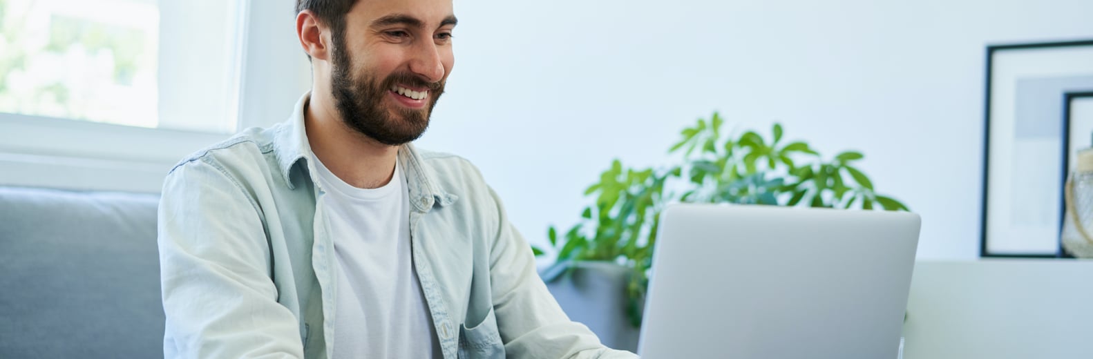 smiling-man-laptop